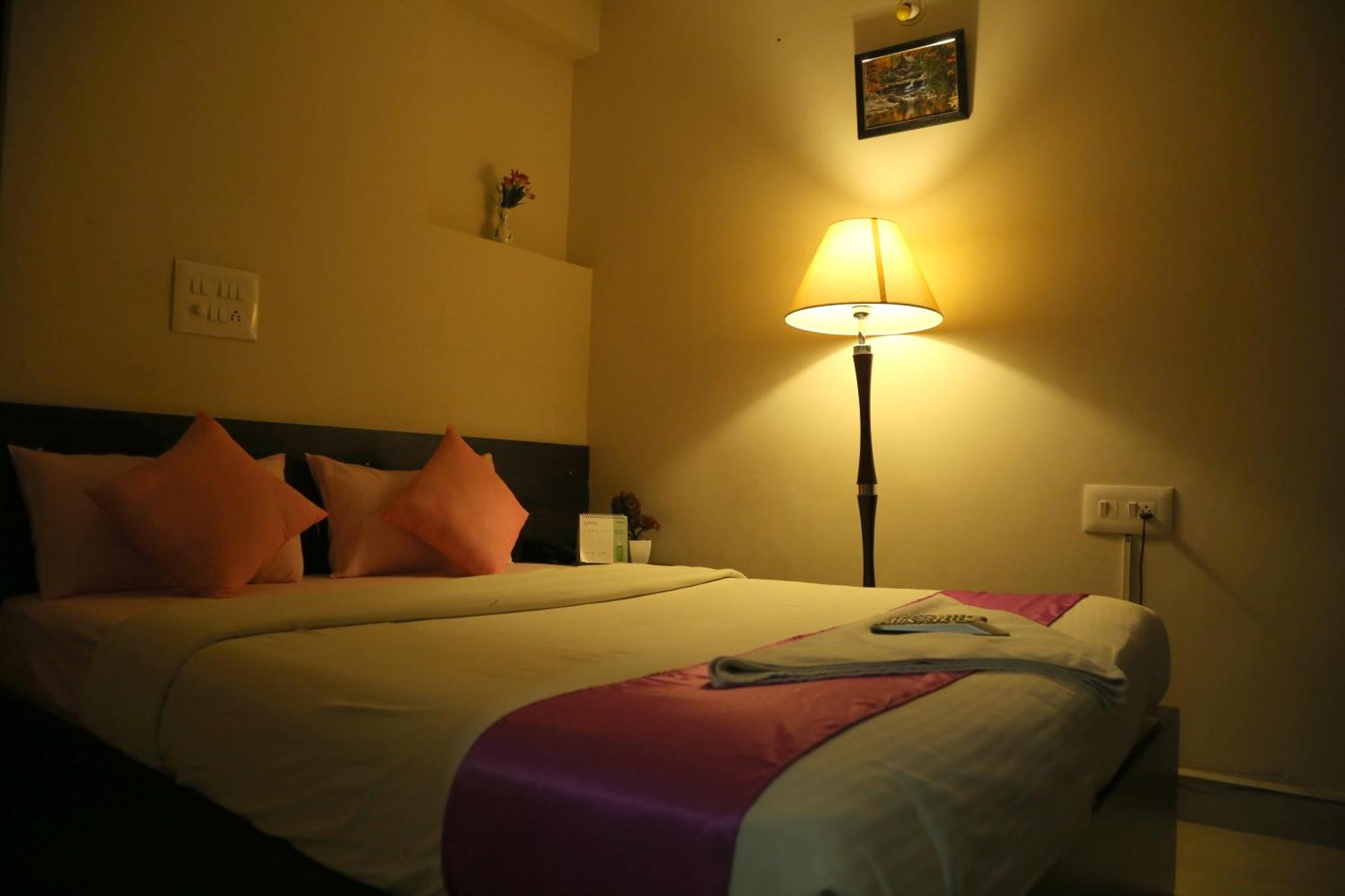Orange Corner Hotel, Airport Pickup & Drop Available 24X7 Yelahanka 외부 사진